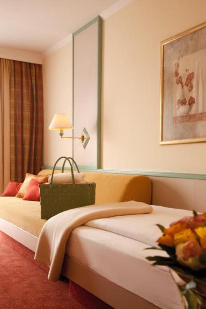 Hotel Dein Franz Bad Fussing Bagian luar foto